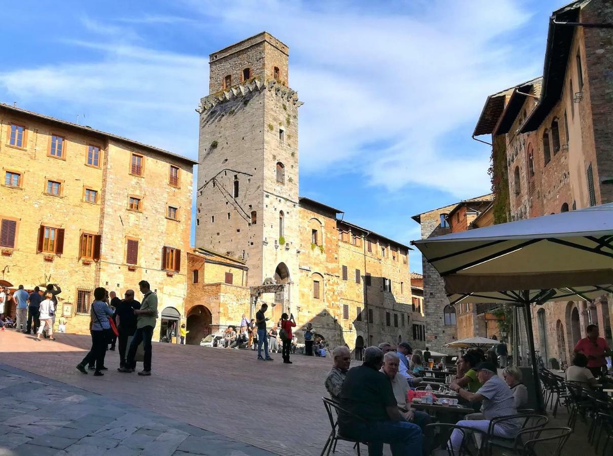 Sangi Studio Apartment - With Amazing View Of The Duomo San Gimignano Exterior foto